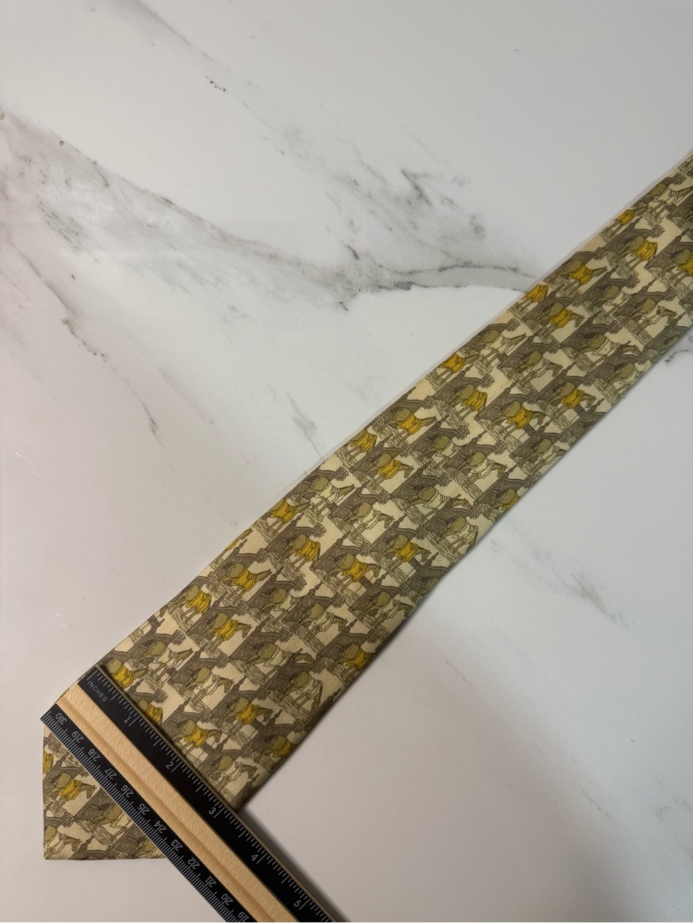 Hermes Silk Patterned Men's Tie in Yellow and Beige - Picture 2 of 9